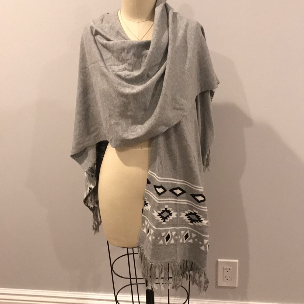 Sweater - Picture 4 of 4